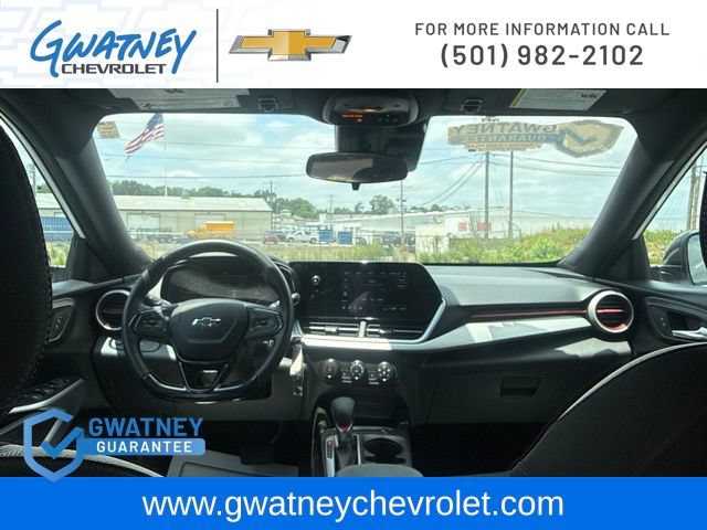 Used 2025 Chevrolet Trax RS w/ Driver Confidence Package FWD image 18