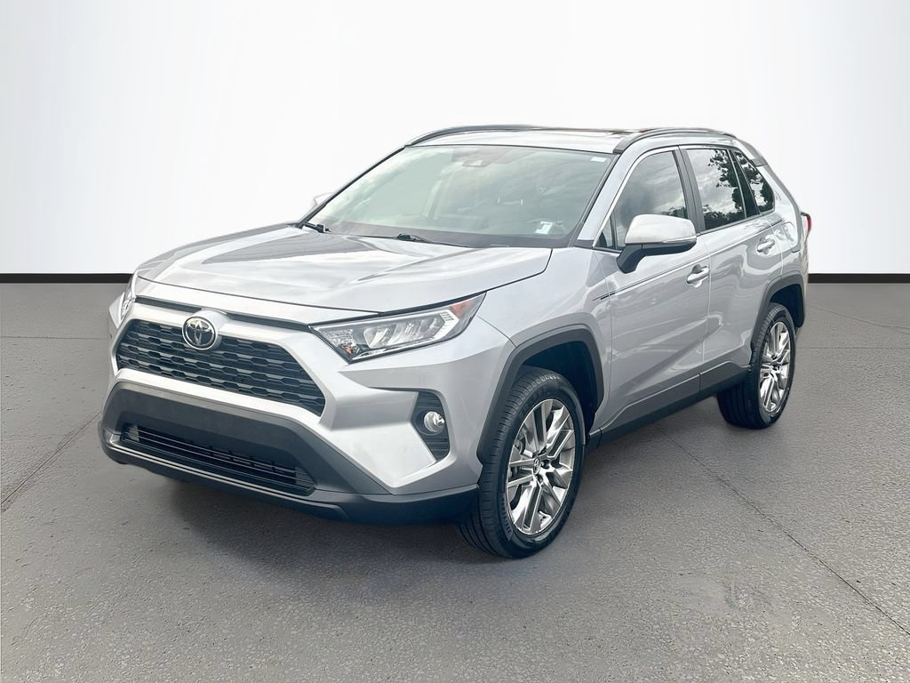 Used 2019 Toyota RAV4 XLE Premium FWD image 3