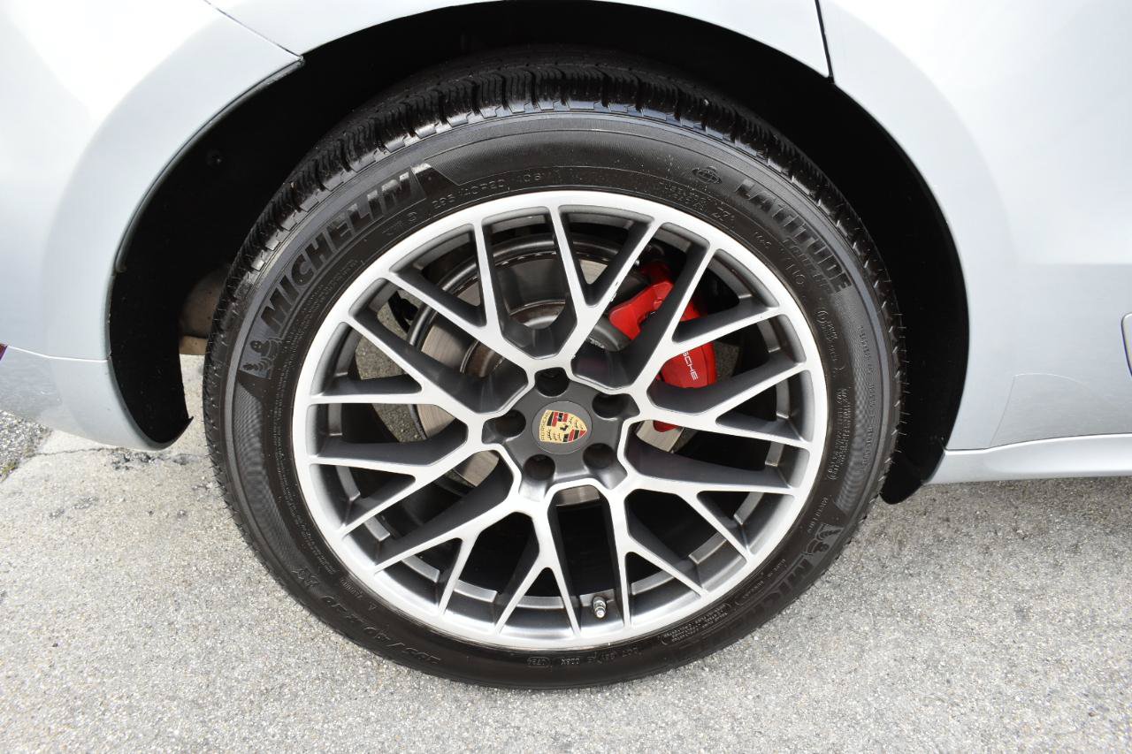 Used 2017 Porsche Macan GTS AWD/4WD image 34