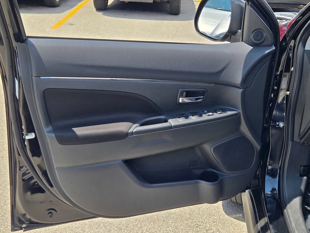 Used 2025 Mitsubishi Outlander Sport AWD image 26