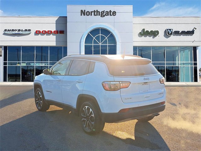 Used 2022 Jeep Compass Limited image 3
