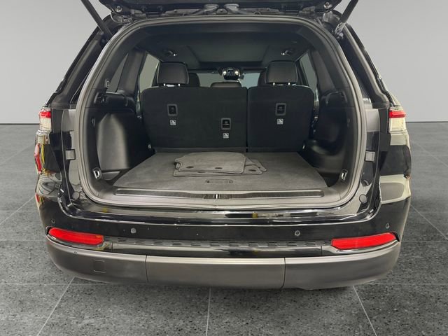 Used 2024 Jeep Grand Cherokee Limited w/ Black Appearance Package image 13