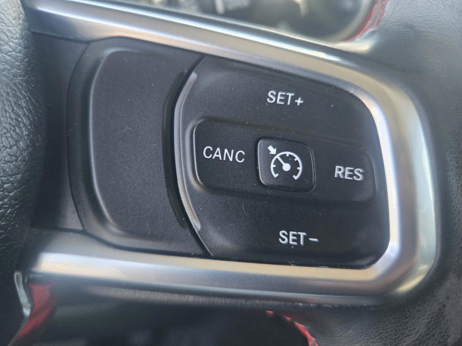 Used 2018 Jeep Wrangler Unlimited Rubicon w/ Dual Top Group AWD/4WD image 16