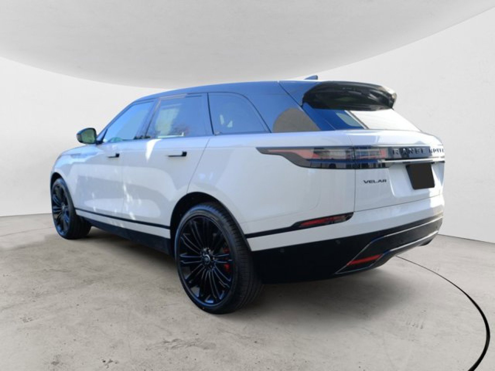 New 2025 Land Rover Range Rover Velar Dynamic SE image 3