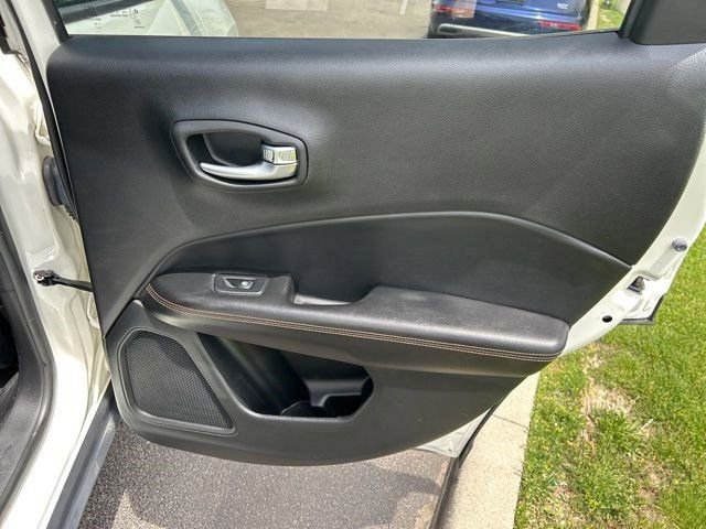 Used 2018 Jeep Compass Limited AWD/4WD image 41