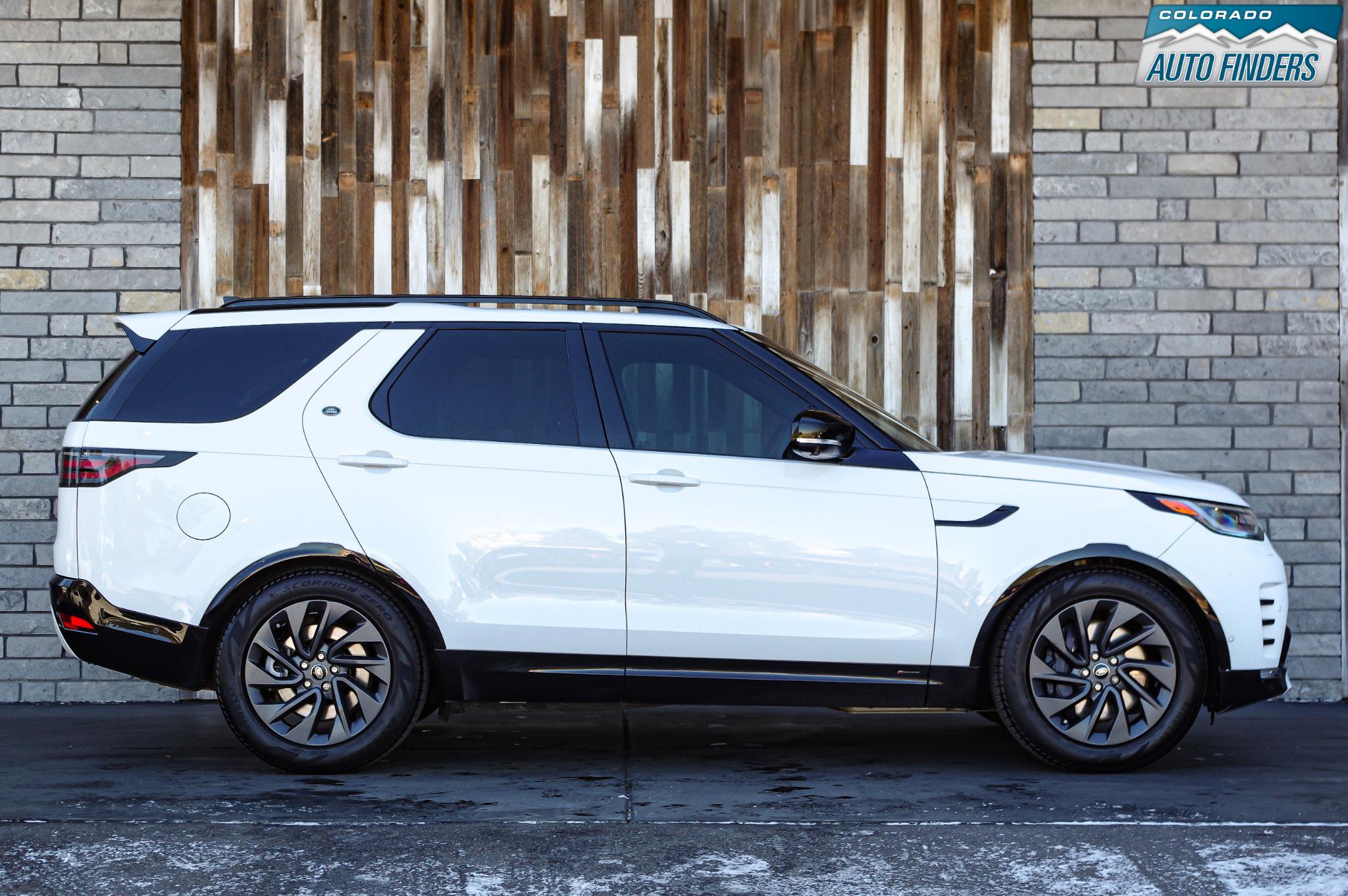 Used 2021 Land Rover Discovery S R-Dynamic image 8