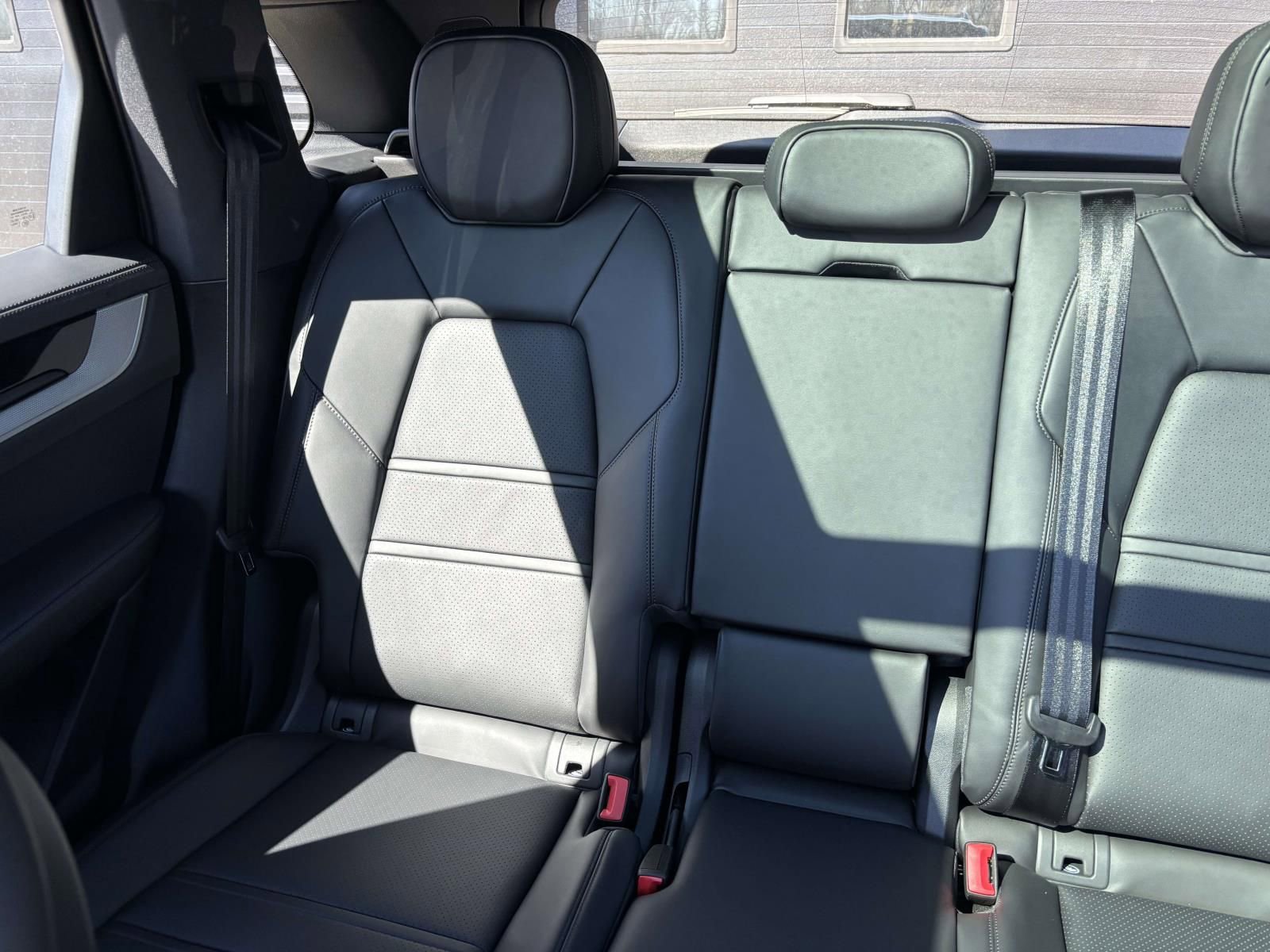 New 2026 Porsche Cayenne image 36