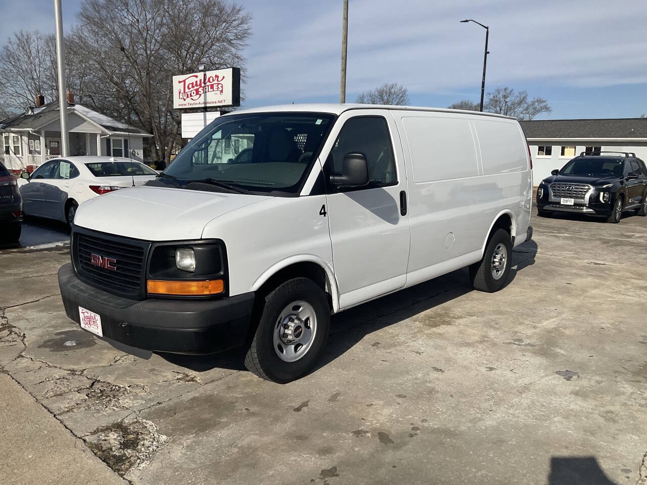 Used 2015 GMC Savana 2500 RWD image 7