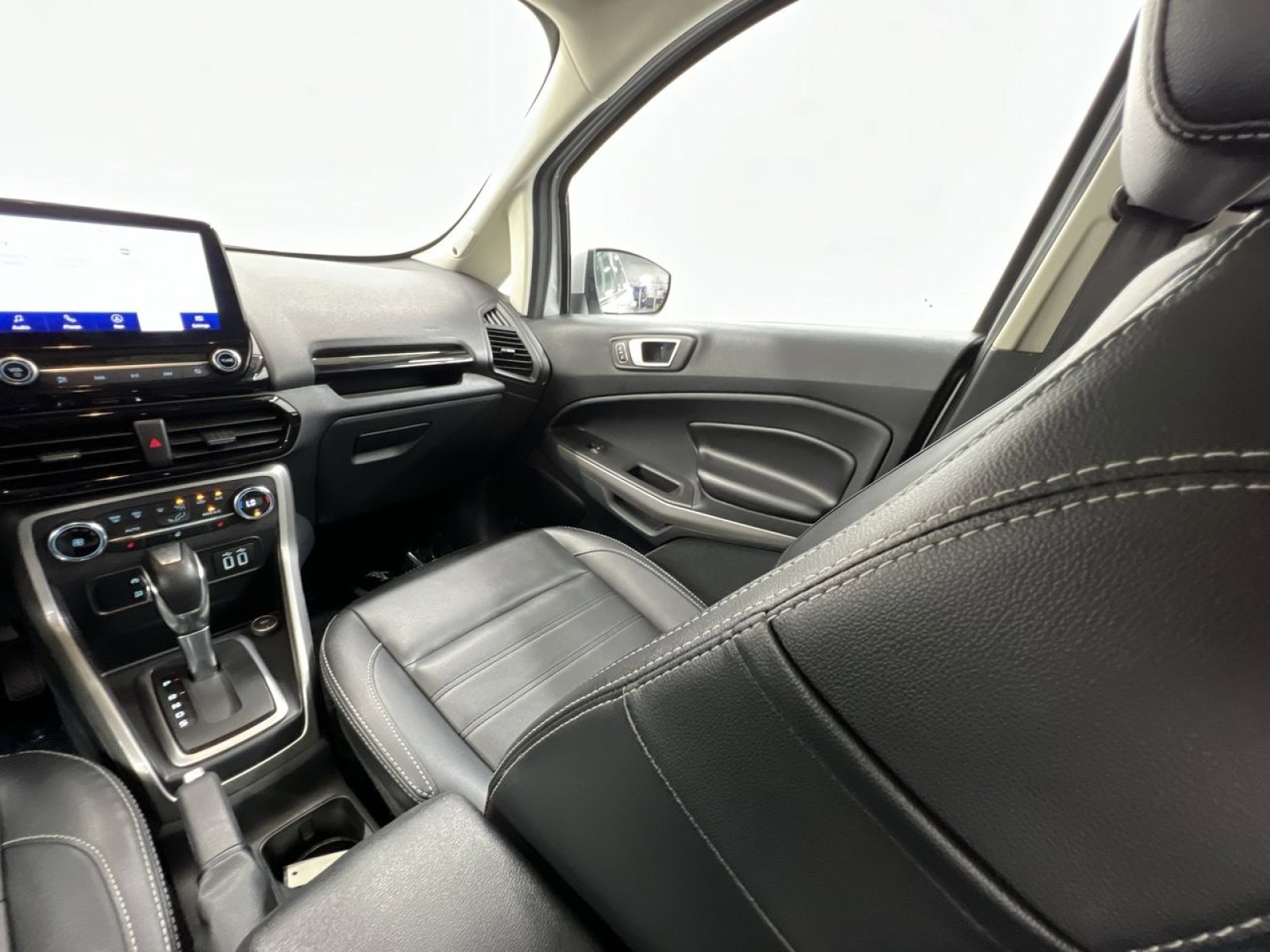 Certified 2021 Ford EcoSport Titanium image 5