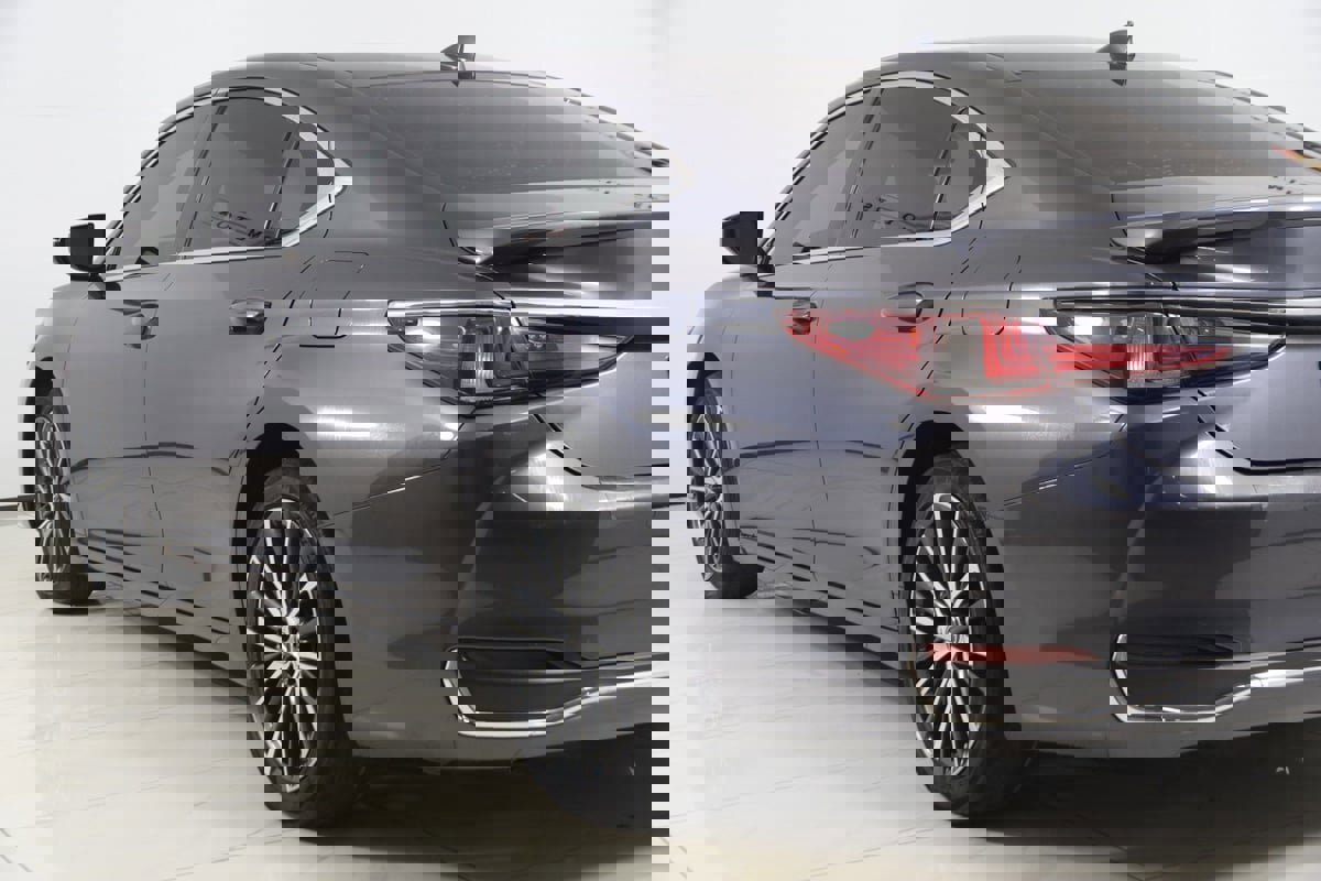 Used 2023 Lexus ES 300h w/ Premium Package image 24