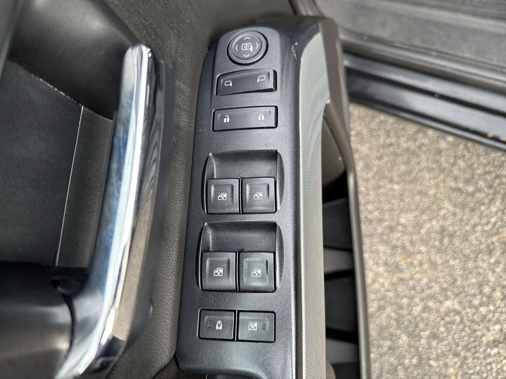 Used 2018 Chevrolet Silverado 1500 LT w/ All Star Edition AWD/4WD image 13