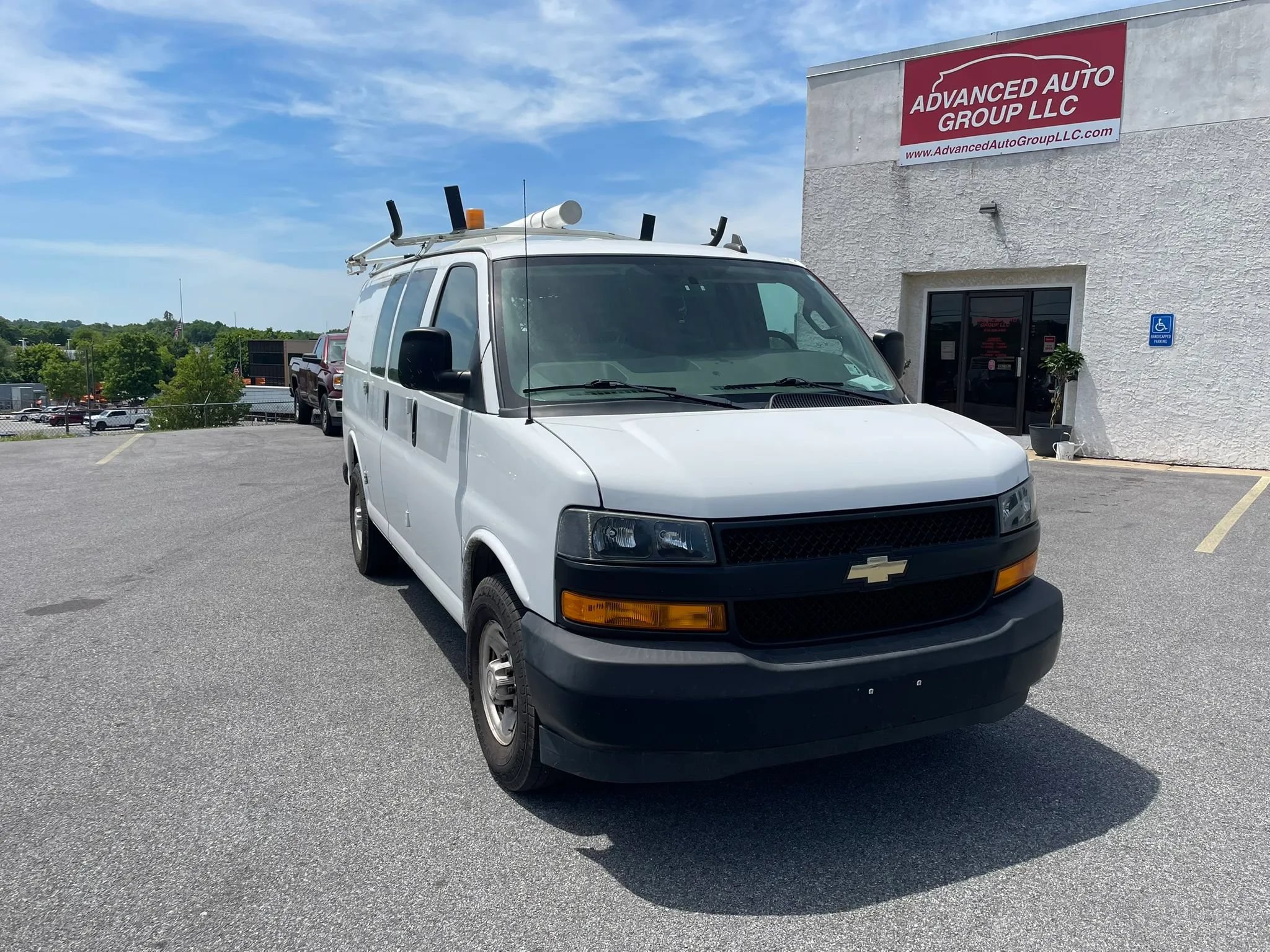 Used 2019 Chevrolet Express 2500 w/ Driver Convenience Package RWD image 3