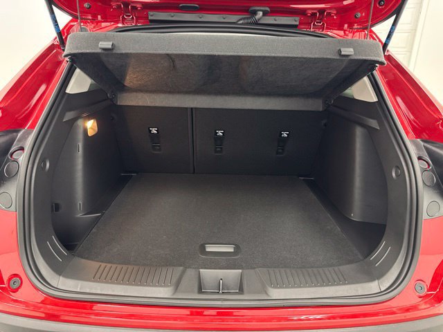 New 2026 Chevrolet Trax LT w/ Sunroof Package FWD image 28