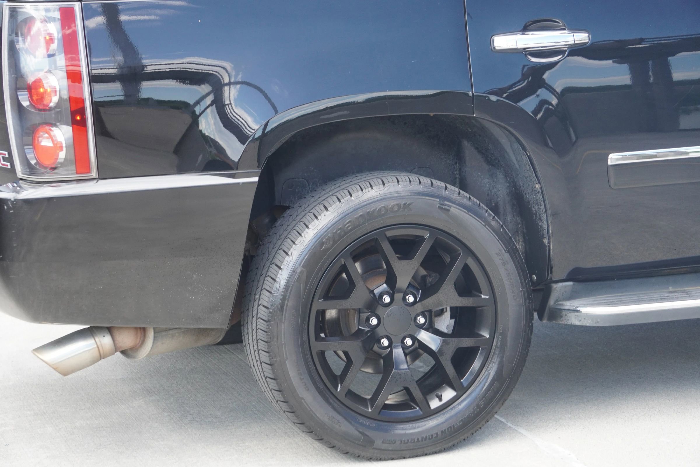 Used 2012 GMC Yukon Denali image 31