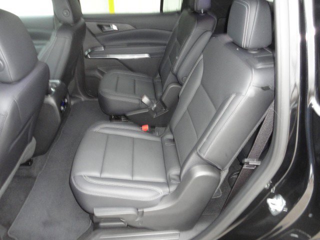 Used 2026 Chevrolet Traverse LT AWD/4WD image 9