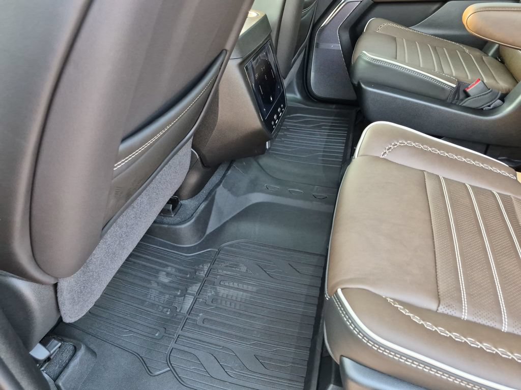 New 2026 GMC Yukon XL Denali Ultimate w/ LPO, Floor Liner Package AWD/4WD image 42