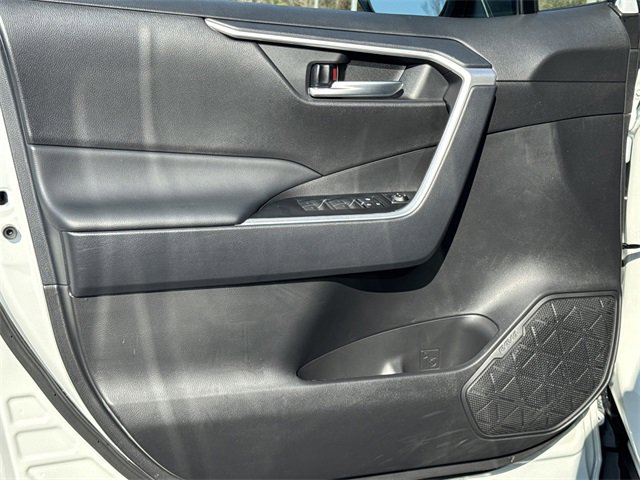 Used 2025 Toyota RAV4 XLE image 10