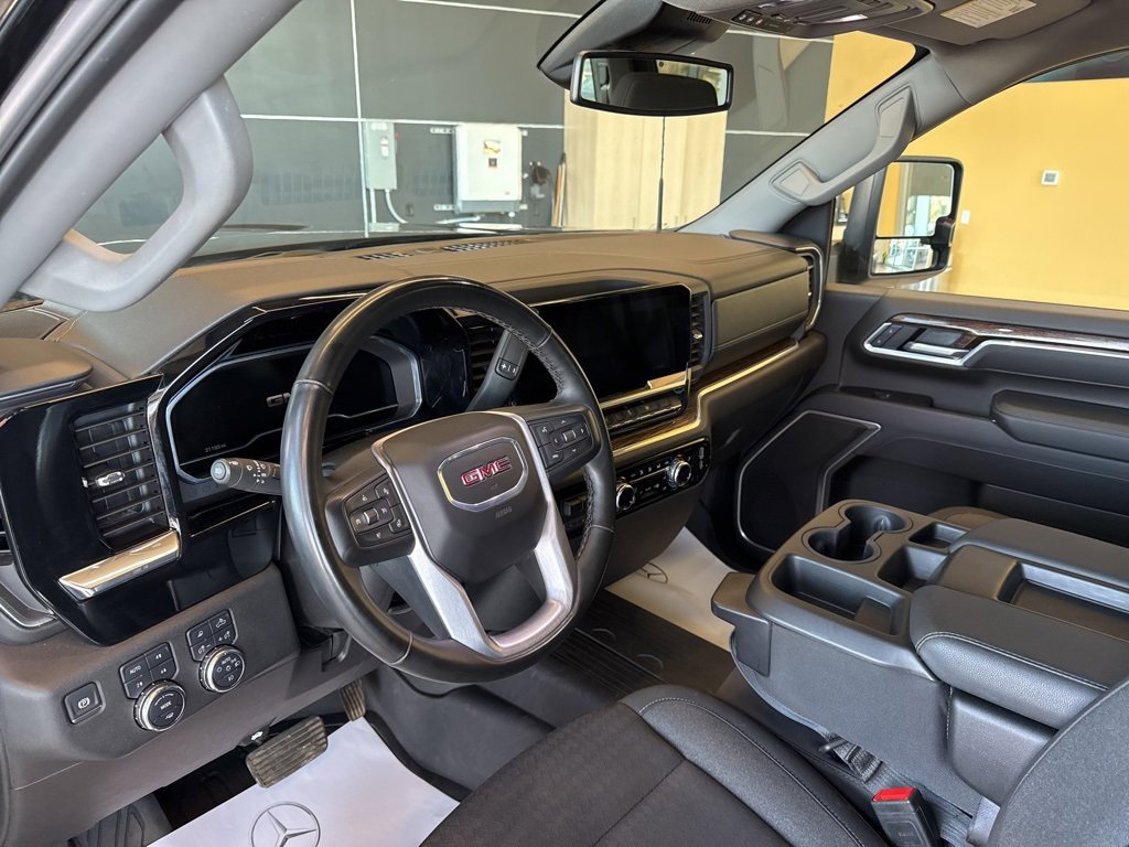 Used 2025 GMC Sierra 3500 SLE w/ SLE Value Package image 13