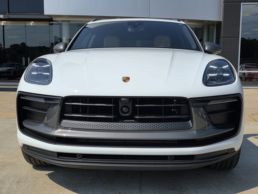 New 2025 Porsche Macan Turbo image 9
