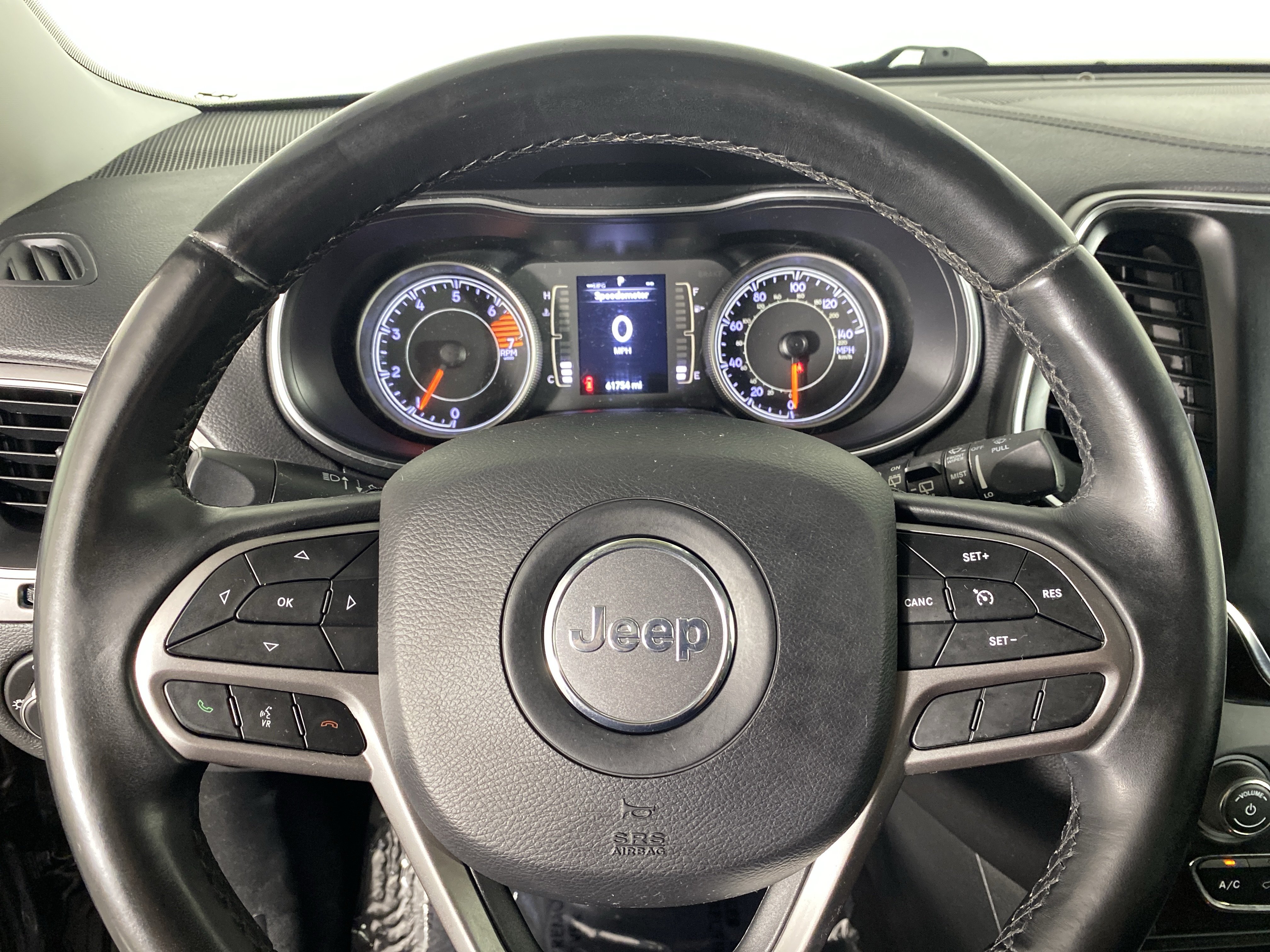 Used 2019 Jeep Cherokee Latitude Plus AWD/4WD image 19