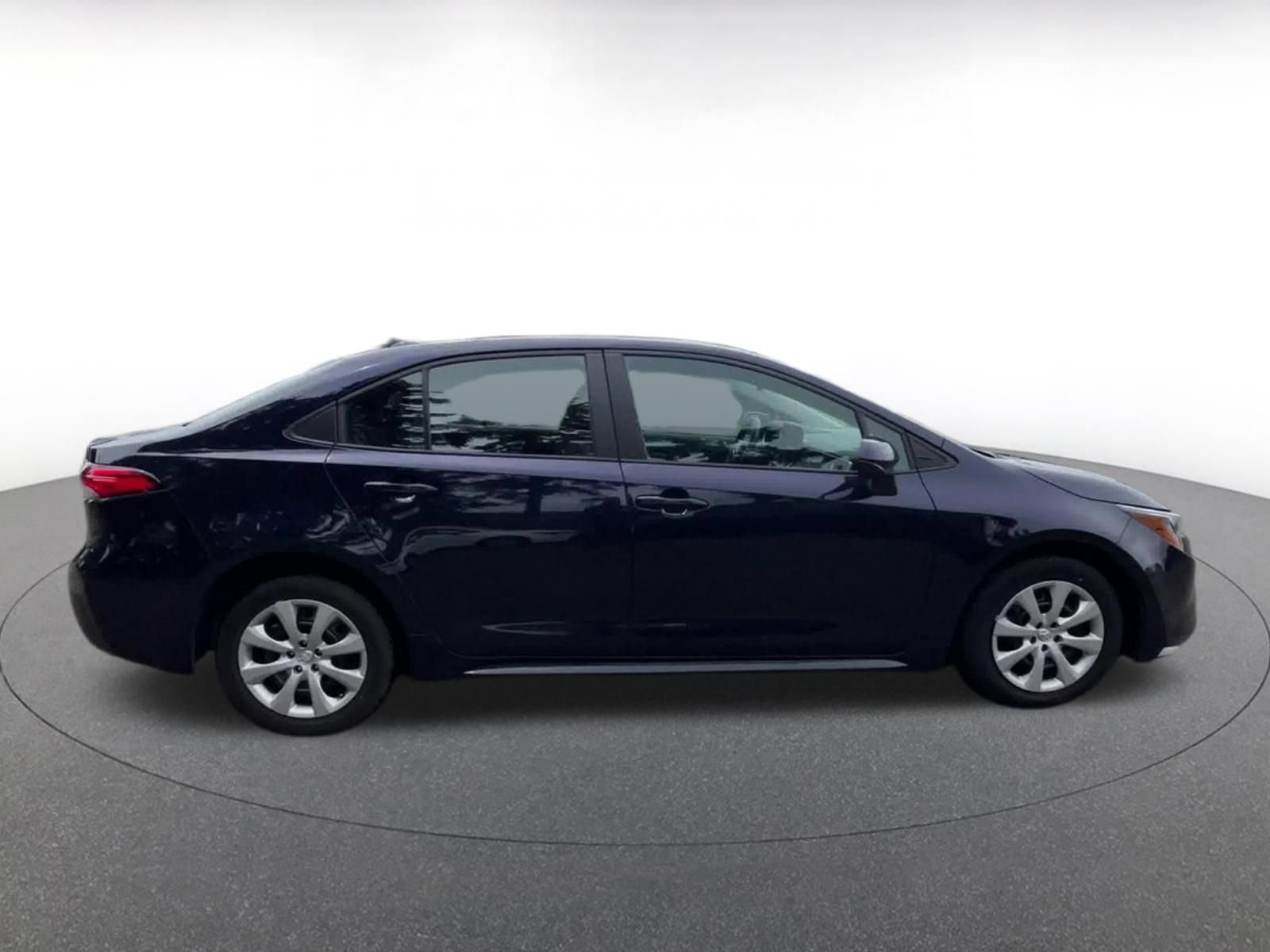 Used 2025 Toyota Corolla LE FWD image 16