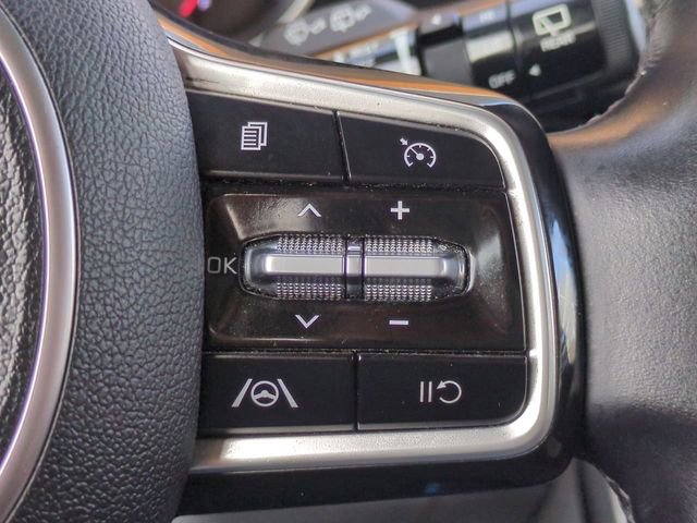 Used 2022 Kia Carnival LX image 24