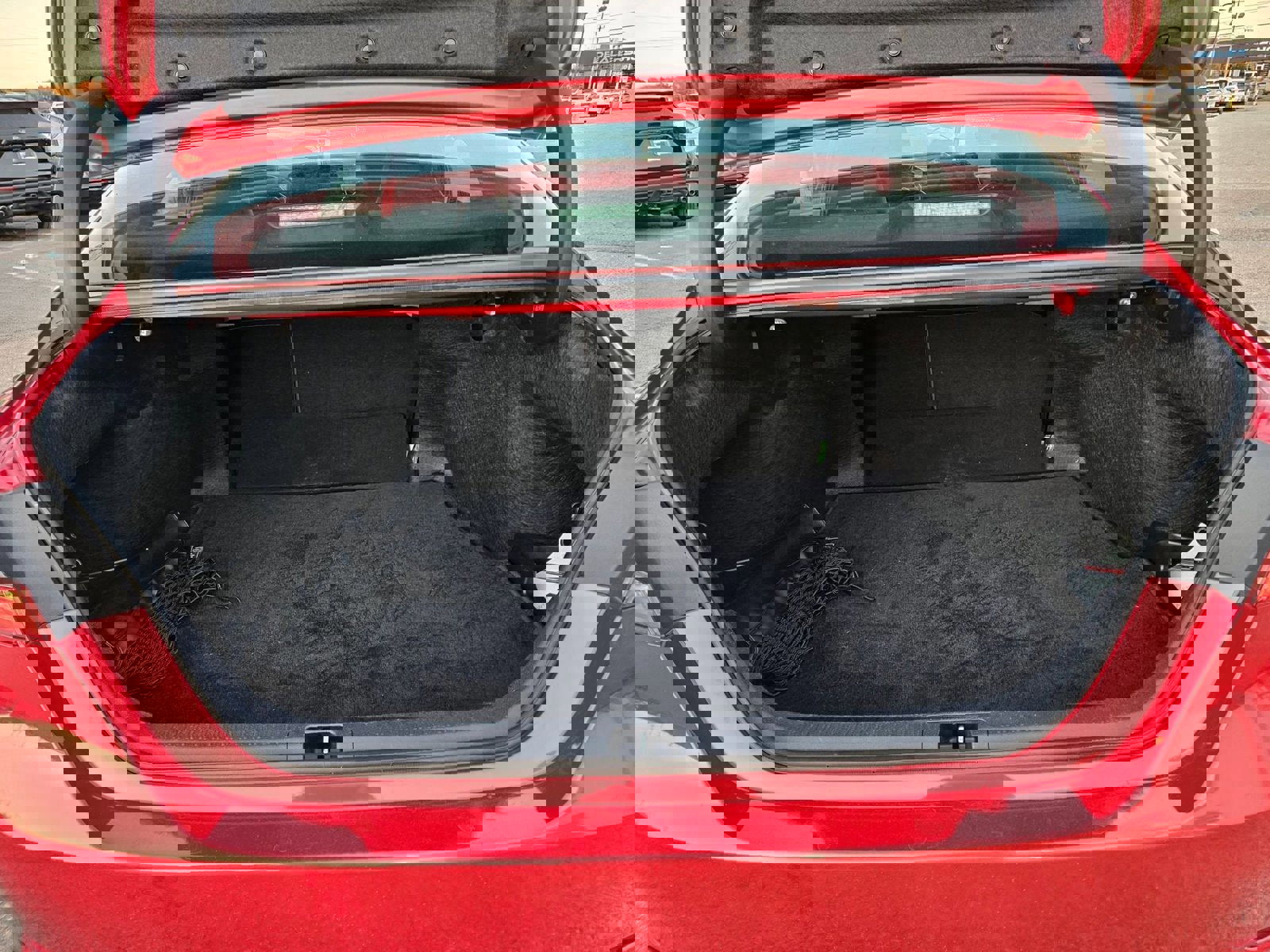 Used 2024 Toyota Camry SE image 4