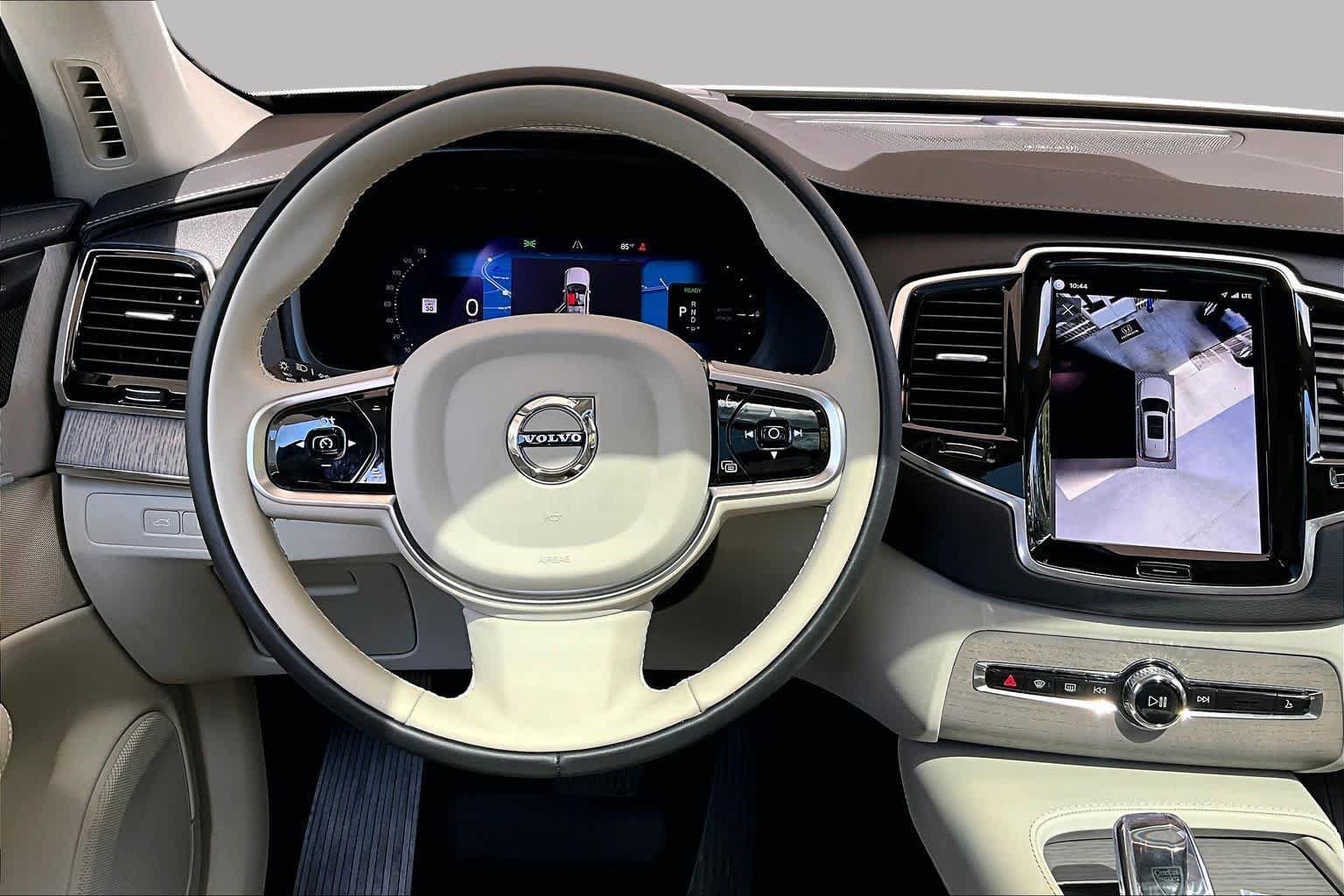 Used 2025 Volvo XC90 T8 Ultra w/ Protection Package Premier AWD/4WD image 6