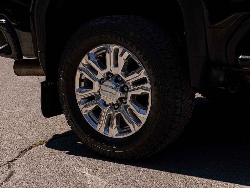Used 2021 GMC Sierra 3500 Denali w/ Denali Ultimate Package image 9