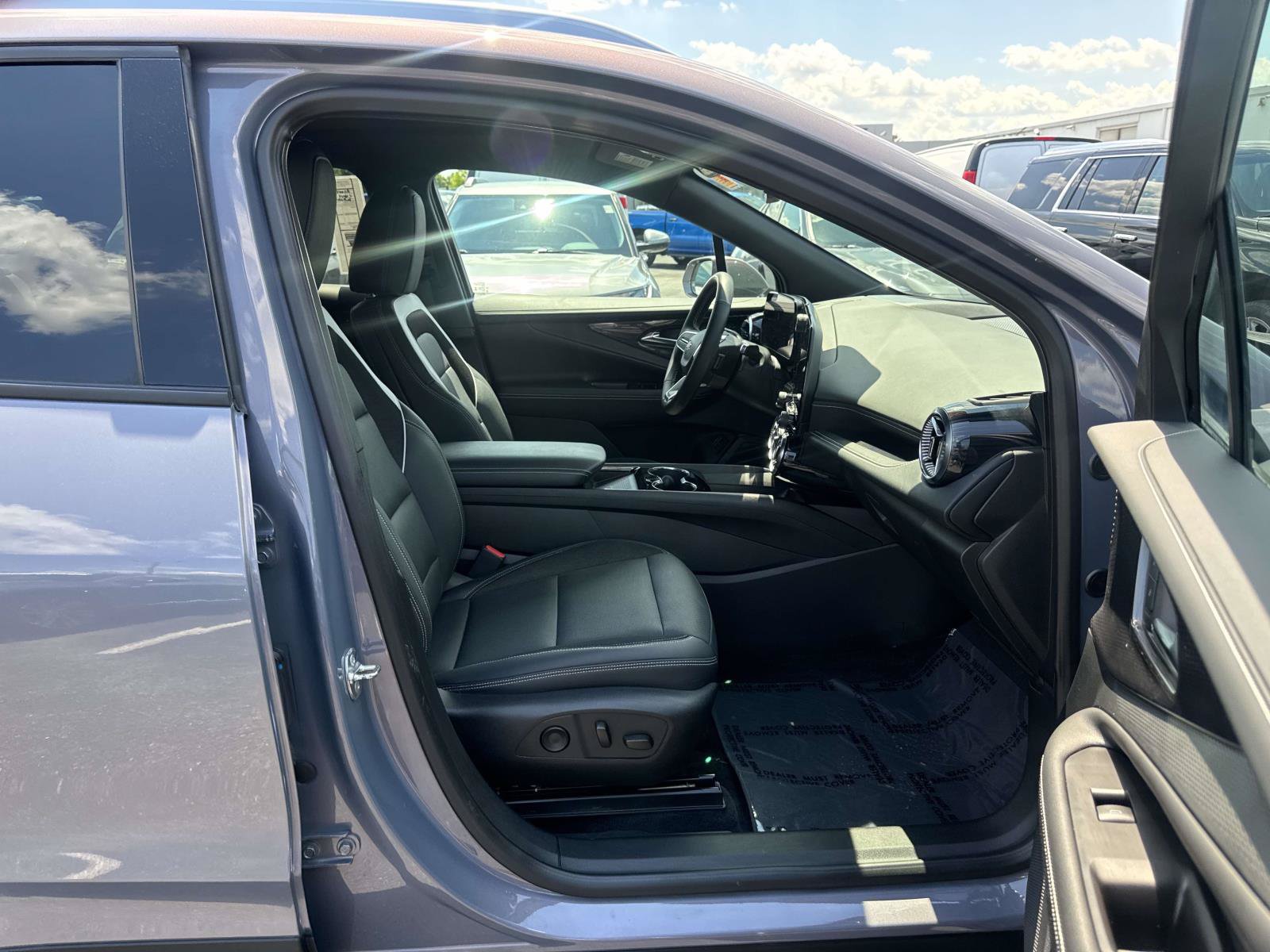 Used 2024 Chevrolet Blazer EV LT AWD/4WD image 14