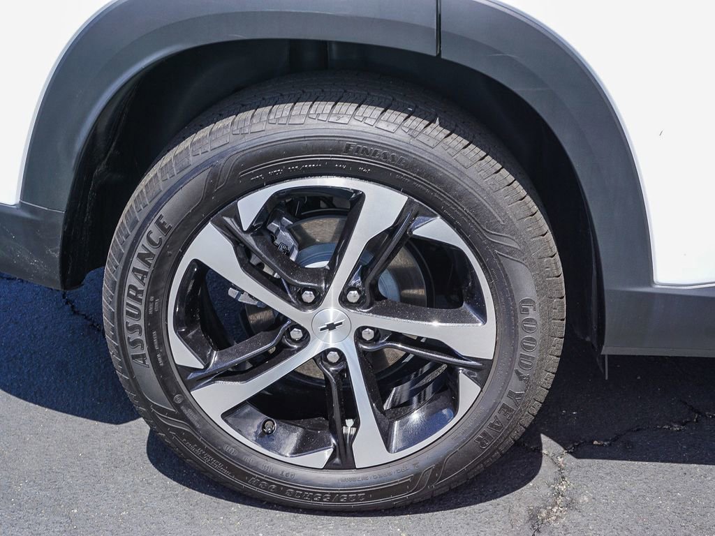 Used 2026 Chevrolet Trax RS w/ Sunroof Package image 8