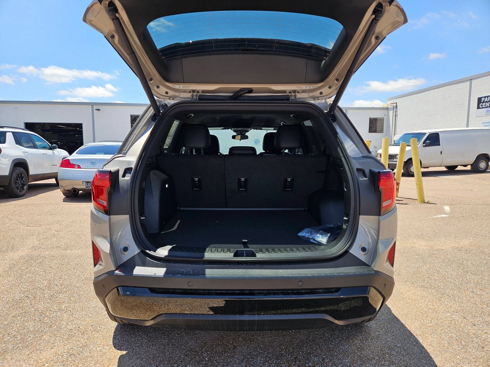 New 2026 GMC Terrain Elevation w/ Elevation Premium Package AWD/4WD image 4