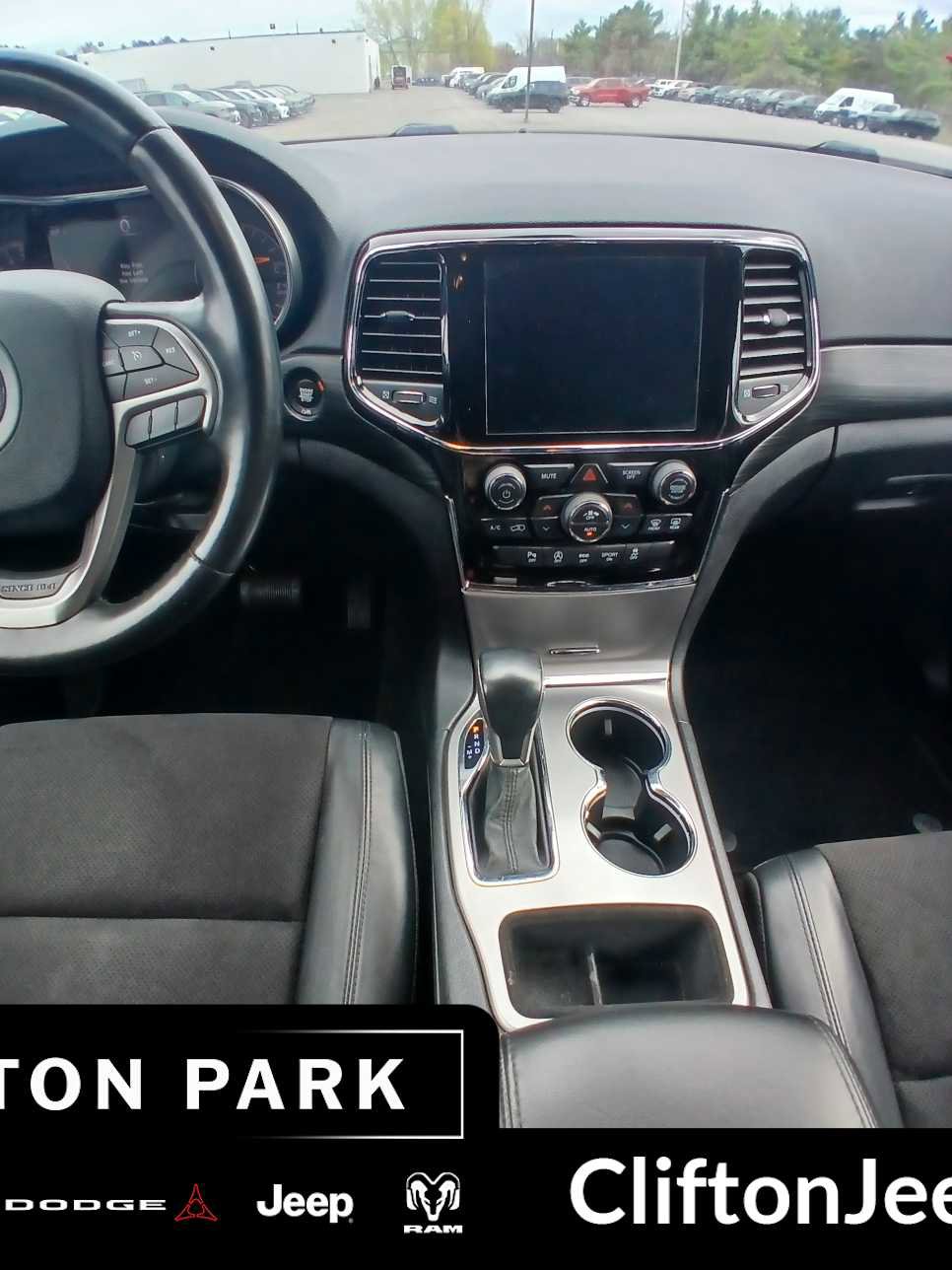 Used 2020 Jeep Grand Cherokee Altitude AWD/4WD image 19