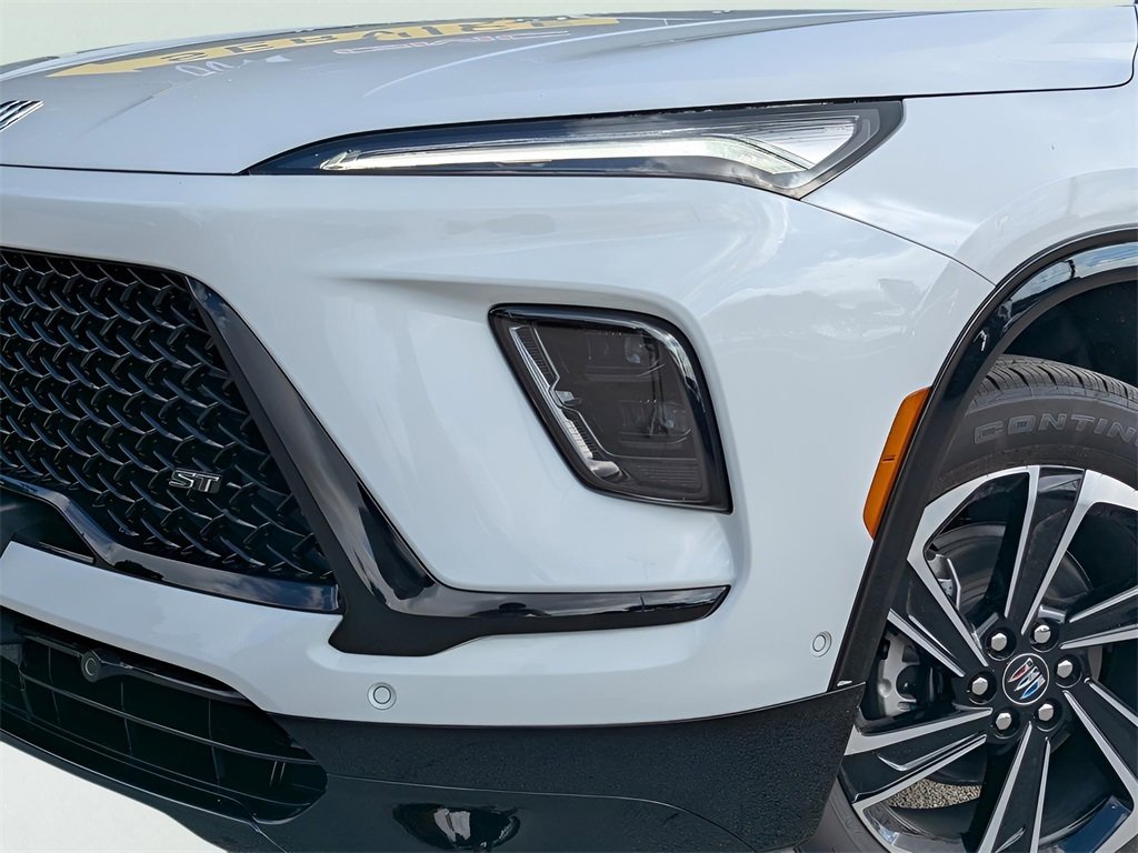 New 2025 Buick Enclave Sport Touring w/ Super Cruise Package image 8