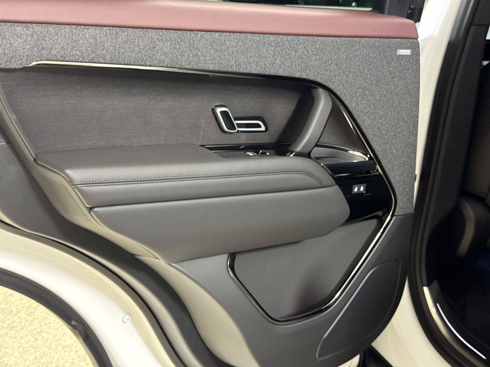 New 2026 Land Rover Range Rover Sport Dynamic SE AWD/4WD image 13