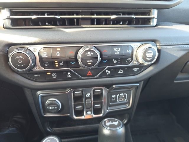 Used 2024 Jeep Wrangler Sahara w/ Technology Group image 27