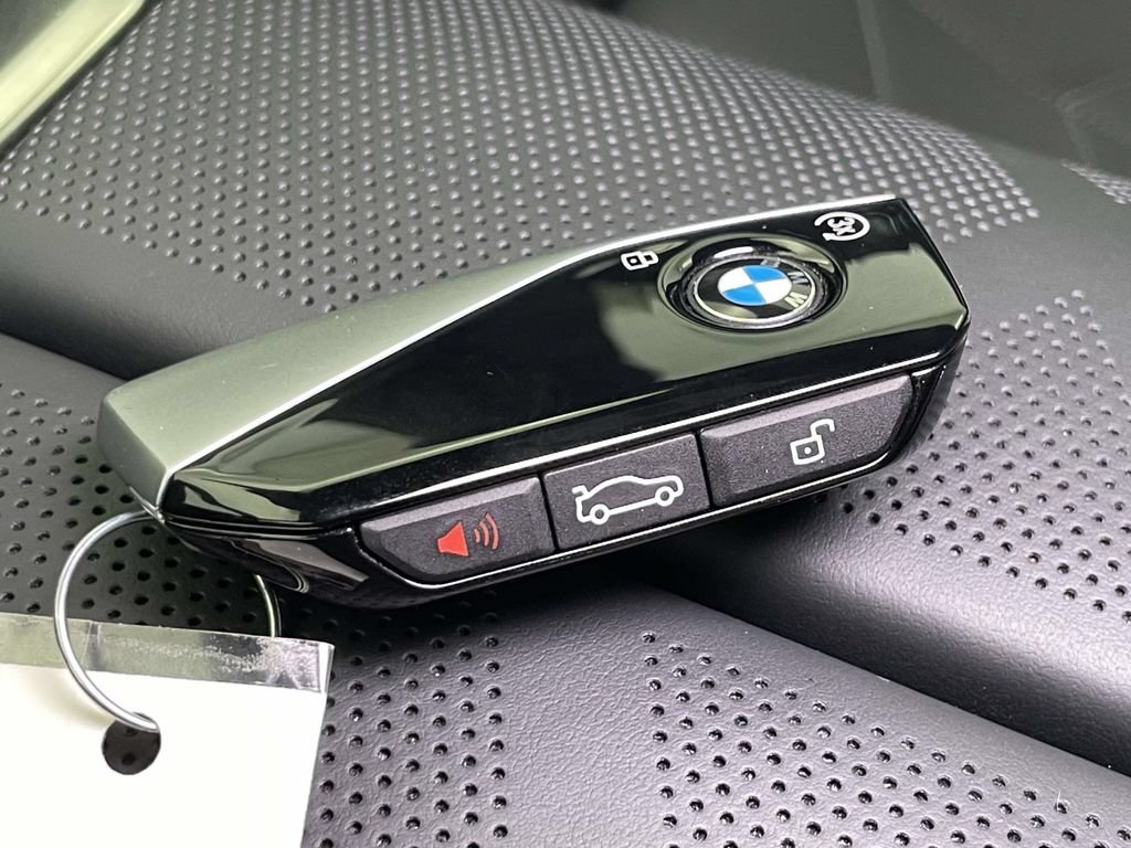 Used 2025 BMW i7 xDrive60 w/ Executive Package AWD/4WD image 38