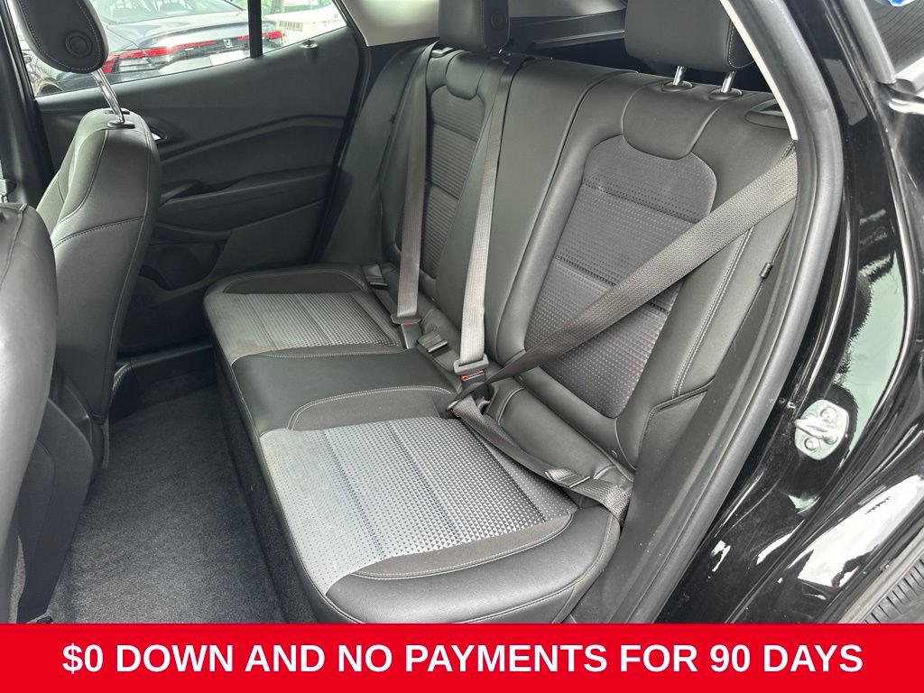 Used 2025 Chevrolet Trax LT w/ LT Convenience Package FWD image 5