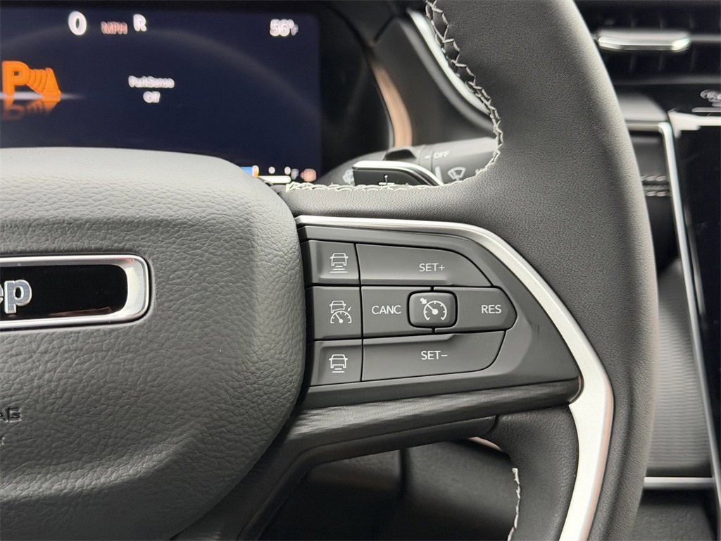 New 2025 Jeep Grand Cherokee Altitude image 21