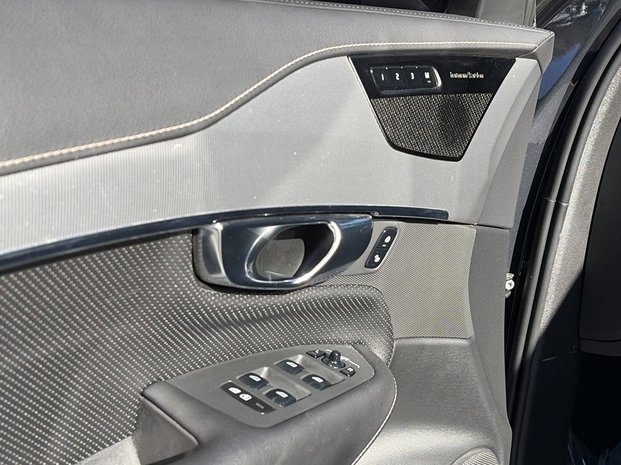 Used 2021 Volvo XC90 T6 R-Design w/ Protection Package Premier image 24