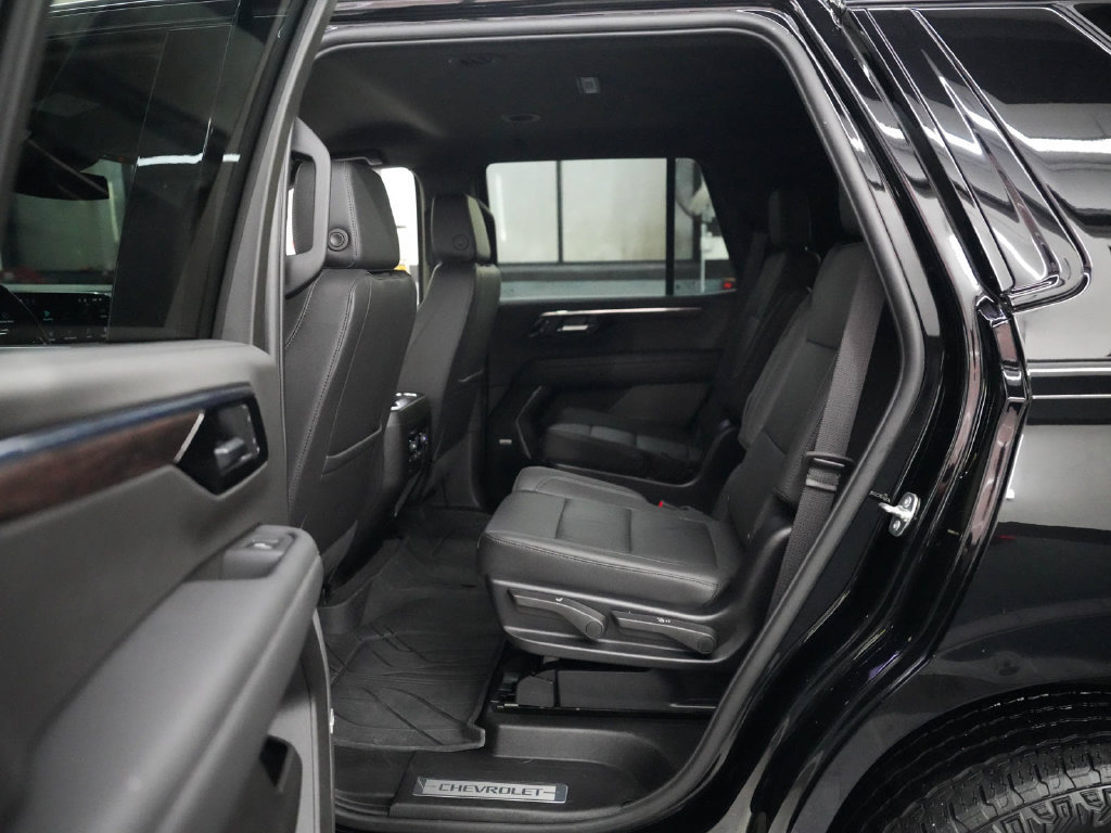 Used 2025 Chevrolet Tahoe Z71 w/ Comfort Package AWD/4WD image 30