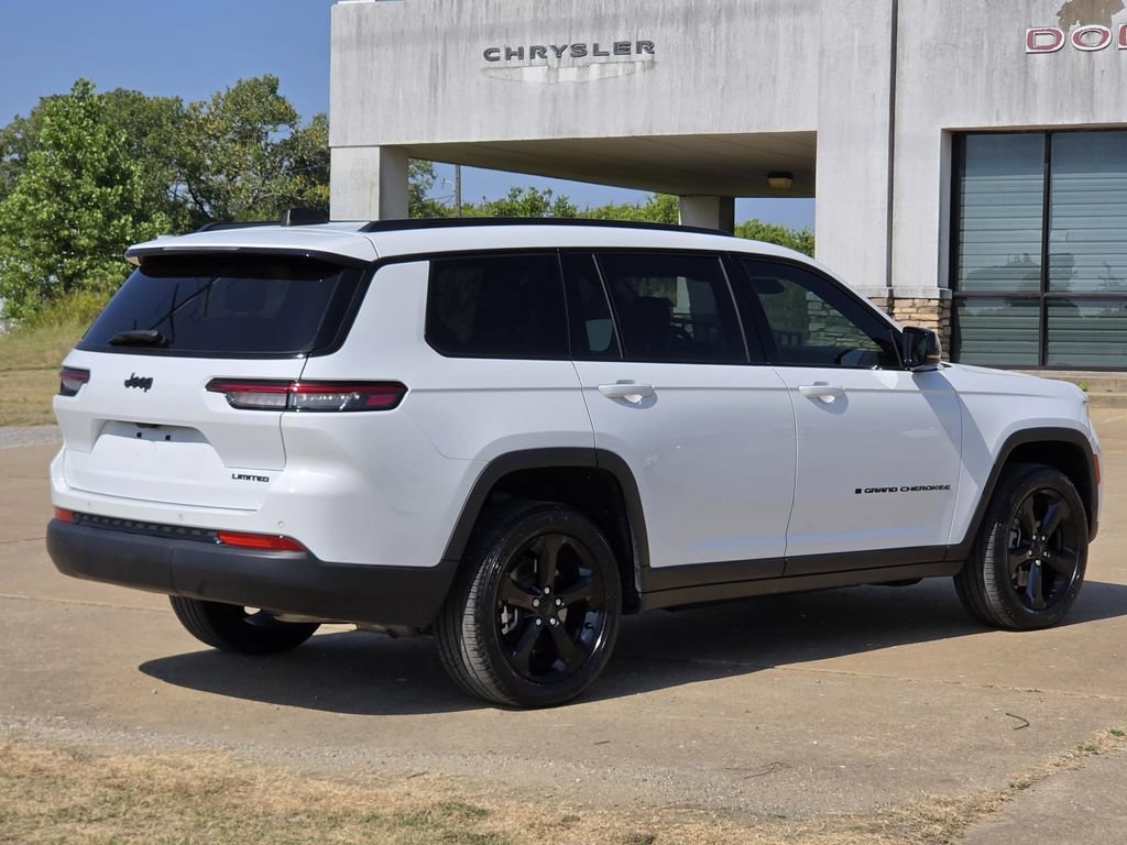 Used 2024 Jeep Grand Cherokee L Limited w/ Black Appearance Package RWD image 7