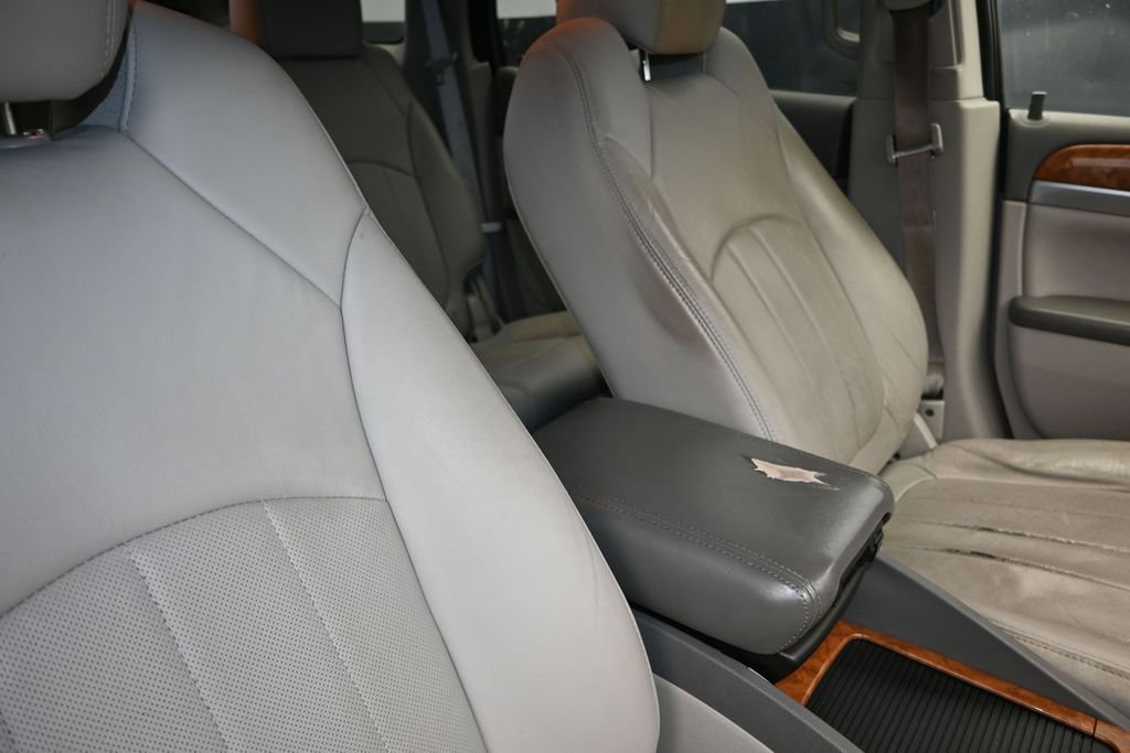 Used 2011 Buick Enclave CXL FWD image 26