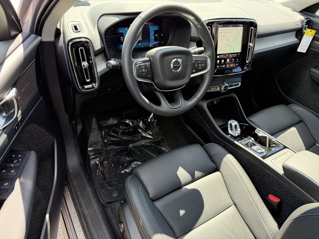 New 2026 Volvo XC40 B5 Ultra w/ Protection Package Premier image 12