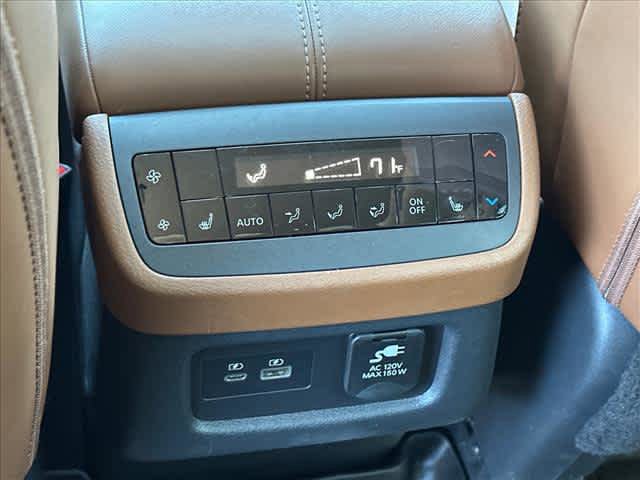 Used 2023 Nissan Pathfinder Platinum AWD/4WD image 10