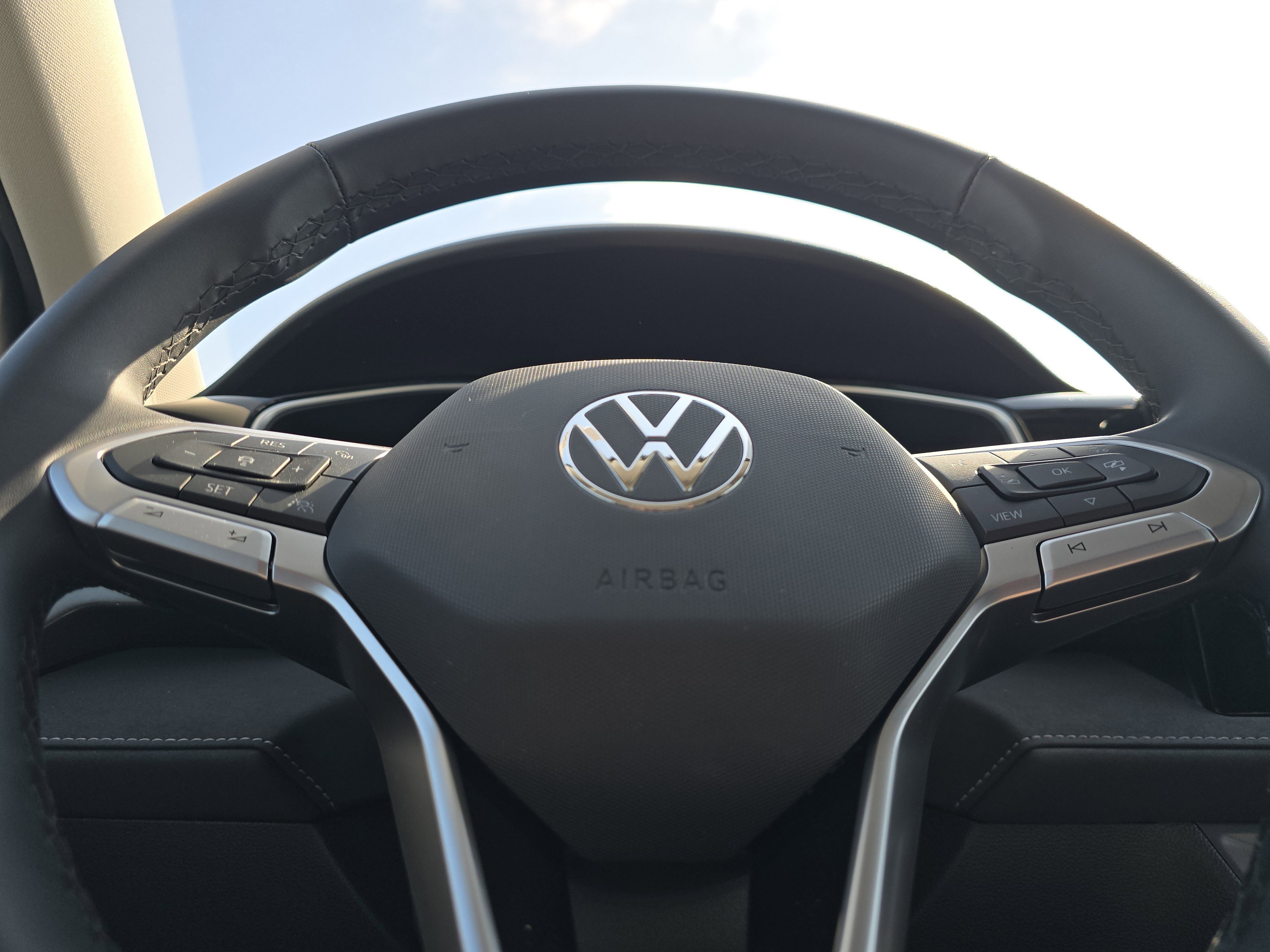 New 2025 Volkswagen Taos SE image 23