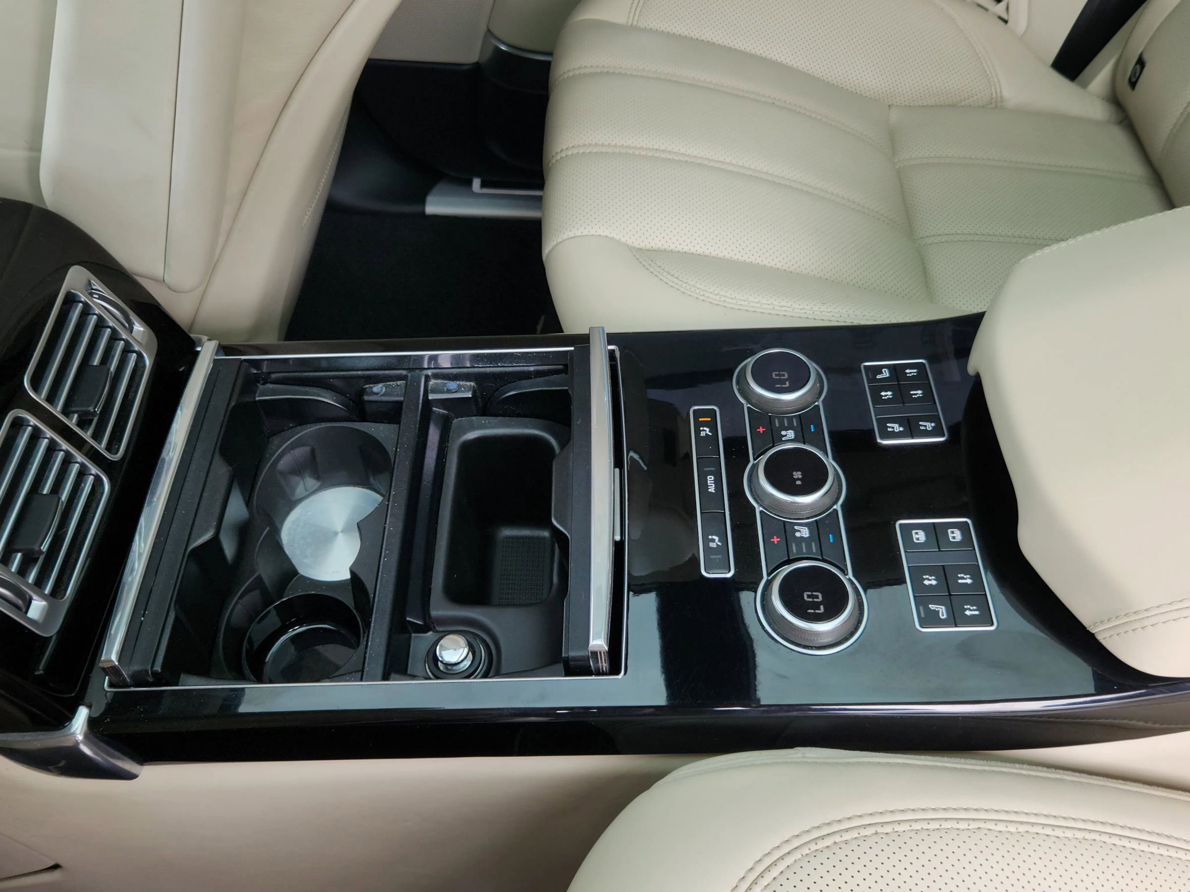 Used 2014 Land Rover Range Rover Autobiography AWD/4WD image 22