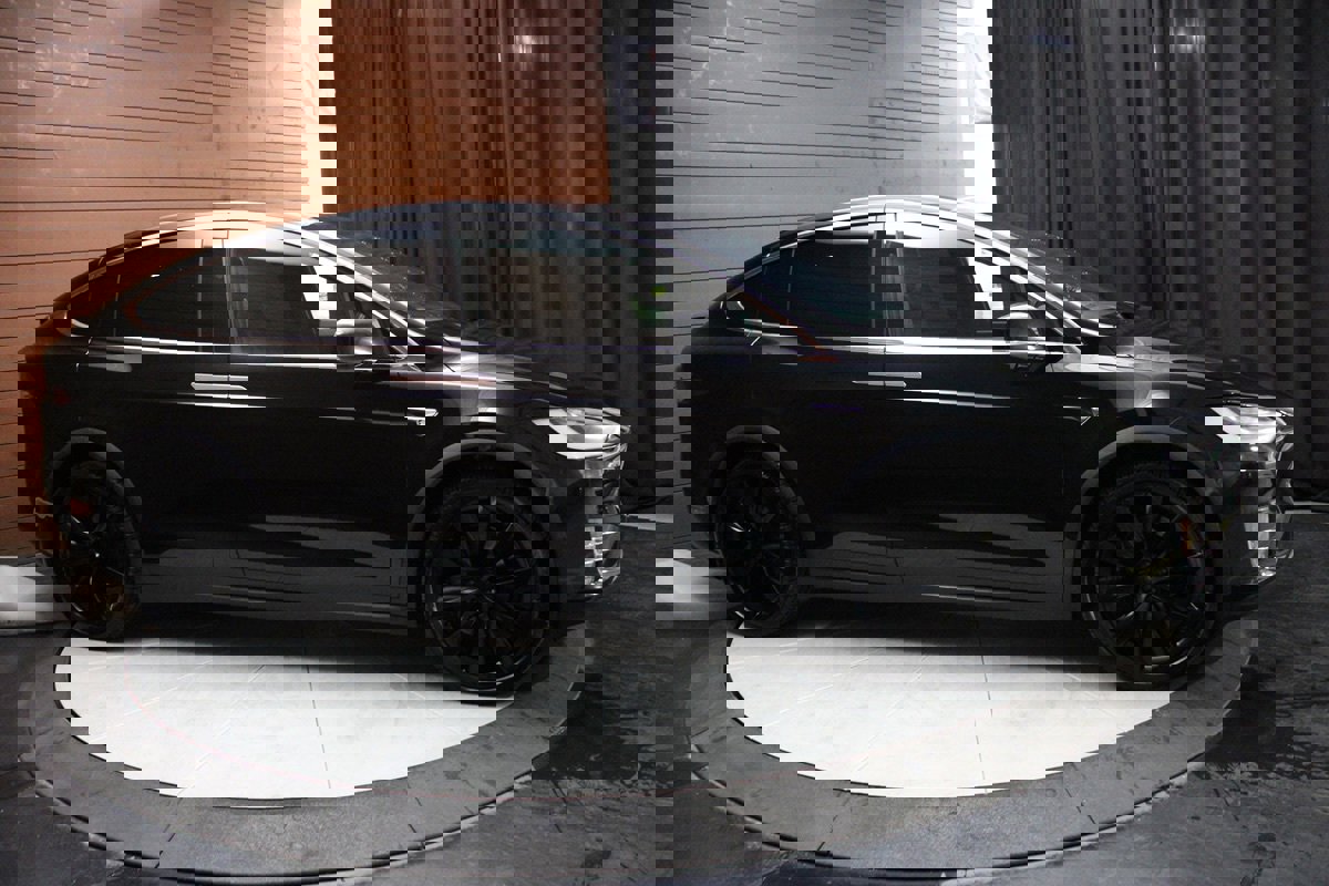 Used 2020 Tesla Model X image 16