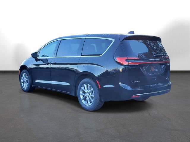 New 2026 Chrysler Pacifica Select image 3