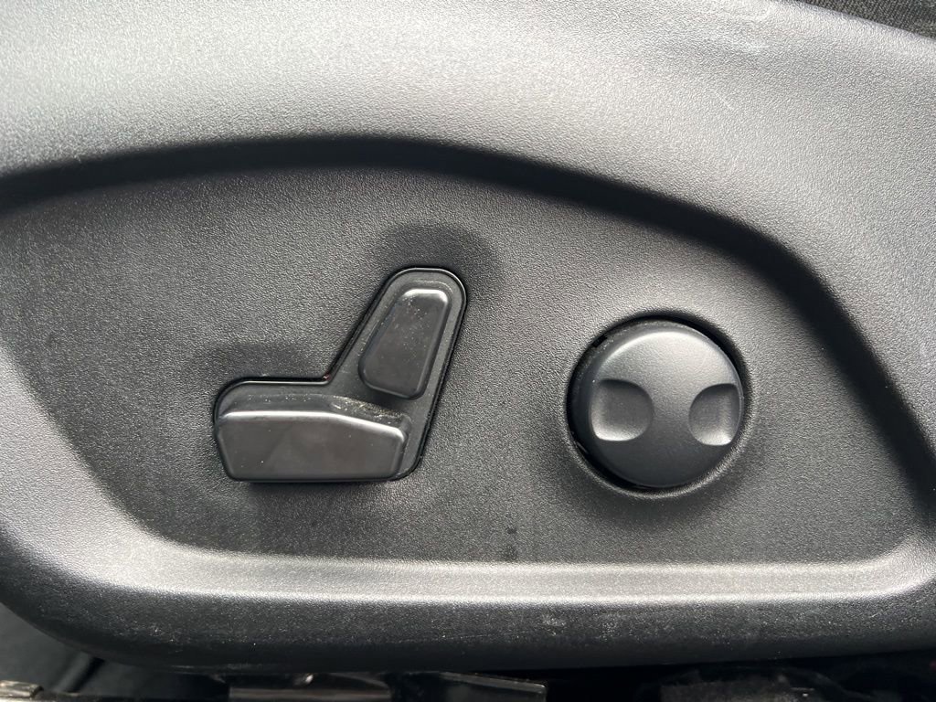 Used 2025 Jeep Compass Limited image 10